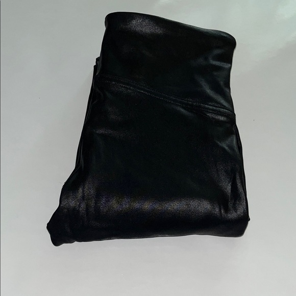 Spanx Faux Leather Moto Style Pull On Size S/P - Picture 3 of 16